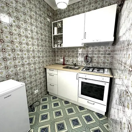 Euphorbia 236 - Monolocale Con Terrazzo * Sanremo